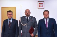 Inspektor Krzysztof Justyński wraz z ministrami spraw wewnętrznych i administracji